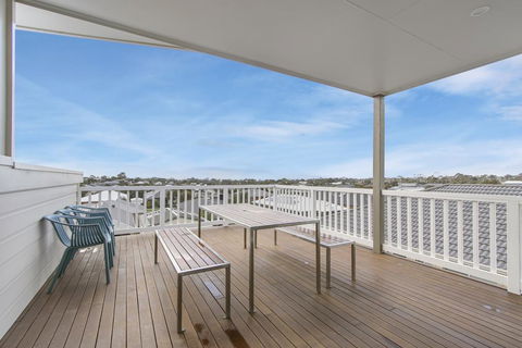 12 Echidna Grove - Accommodation Gladstone 2