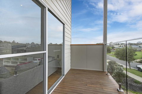 12 Echidna Grove - Accommodation Gladstone 3