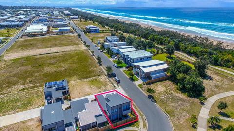 12 Sunfish Lane Beachshack - Accommodation Gladstone 0