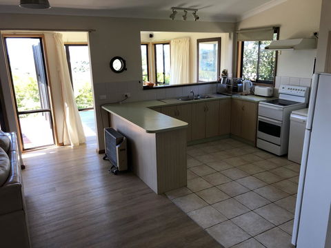 121 Montague Avenue, Kianga - Accommodation Gladstone 3