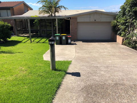 121 Montague Avenue, Kianga - Accommodation Gladstone 0