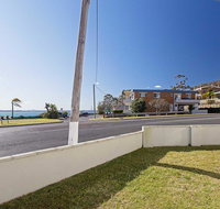 13 'Bayview Towers' 15 Victoria Parade - ground floor unit with magical water views - Accommodation Gladstone