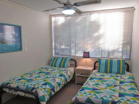 13 'Harbourside', 3-7 Soldiers Point Road - Fantastic Waterfront Unit - Accommodation Gladstone 3