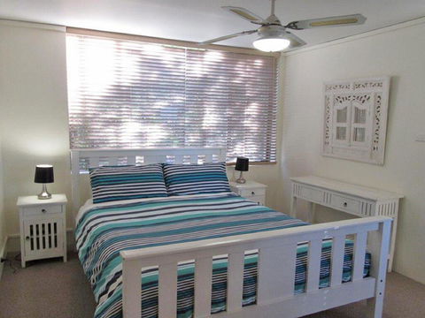 13 'Harbourside', 3-7 Soldiers Point Road - Fantastic Waterfront Unit - Accommodation Gladstone 1