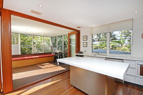 13 Ann Street, Coolum Beach, Pet Friendly, Linen Included - Accommodation Gladstone 2