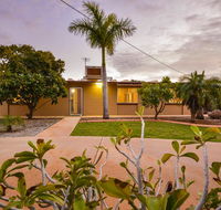 13 Grenadier Street - Shady Haven with a Large Outdoor Entertaining Area - Accommodation Gladstone