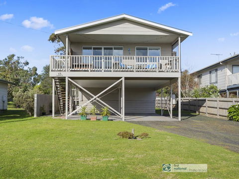13 Seacombe Grove Ventnor - Accommodation Gladstone 0