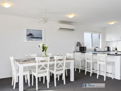 13 Seacombe Grove Ventnor - Accommodation Gladstone 2