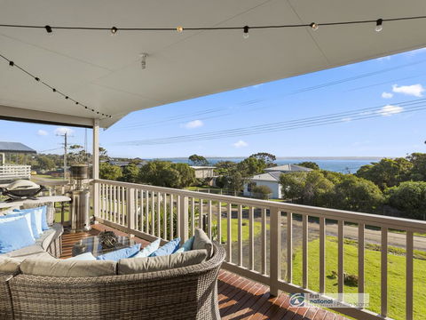 13 Seacombe Grove Ventnor - Accommodation Gladstone 1