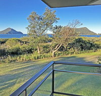 14 'Intrepid' 3 Intrepid Close - Unlimited magnificent water views - Accommodation Gladstone