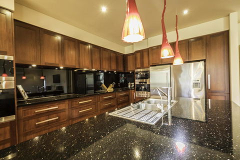 141 Providence Drive, Bowhill - Accommodation Gladstone 1