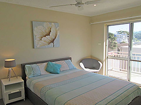 15 'Kanangra', 39 Soldiers Point Road - Fantastic Unit Right On The Water - Accommodation Gladstone 1