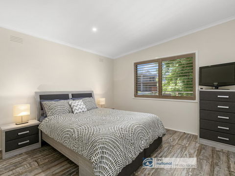 16 McKenzie Road - Accommodation Gladstone 1