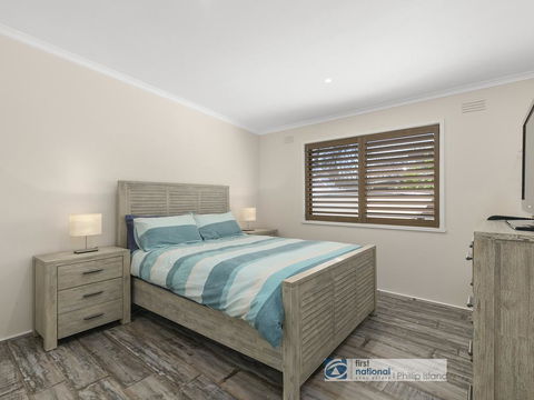 16 McKenzie Road - Accommodation Gladstone 2