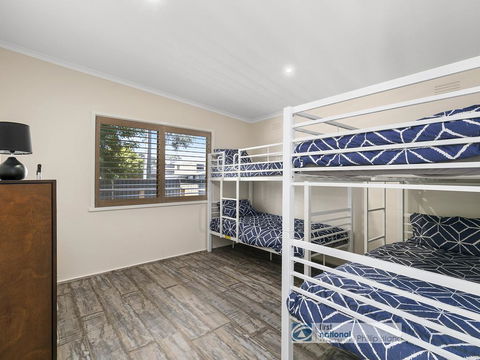 16 McKenzie Road - Accommodation Gladstone 3