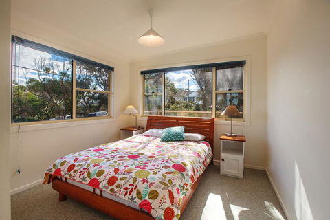 164 Mitchell Pde - Spectacular Views - Accommodation Gladstone 2