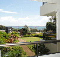 17 'The Commodore' 9-11 Donald Street - pleasant unit with open plan living - Accommodation Gladstone