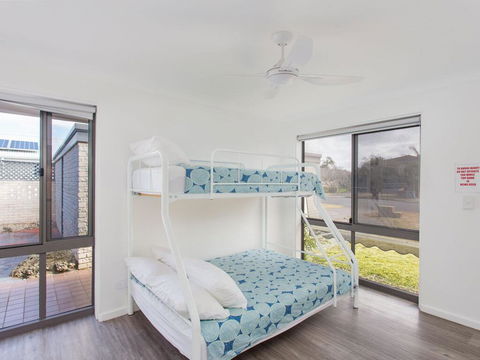 18 Rest Point - Accommodation Gladstone 3