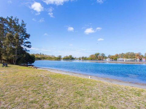 18 Rest Point - Accommodation Gladstone 1