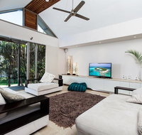 18A Childe Street Belongil Beach - Belongil Beach Pavilion House - Accommodation Gladstone