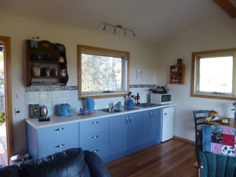 19 Blue - Accommodation Gladstone 2