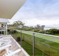2 'The Helm' 22 Voyager Cl - Stunning waterfront unit with Air Conditioning - Accommodation Gladstone