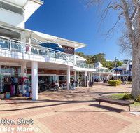 2 'Tradewinds' 110 Victoria Parade - fantastic unit with waterviews  close to the Marina - Accommodation Gladstone