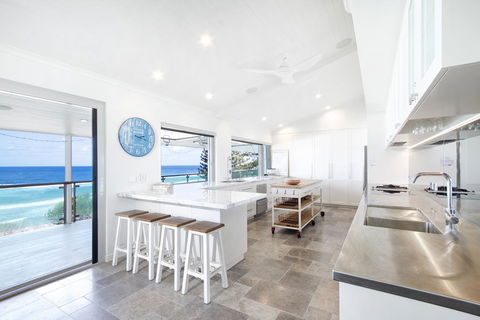 2 Arakoon Crescent - Accommodation Gladstone 3