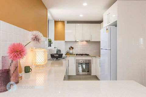 2 Bedroom 2 Bathroom Apt With Balcony And Parking - Accommodation Gladstone 1
