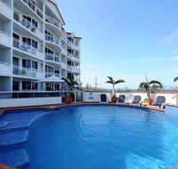 2 Bedroom Alex Unit - Ocean Pool and Park Views - Accommodation Gladstone