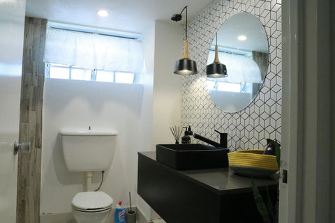 2 Bedroom Close To CBD - Accommodation Gladstone 2