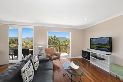 2 Bedroom Villa @ Oaks Cypress Lakes Resort - Accommodation Gladstone 0