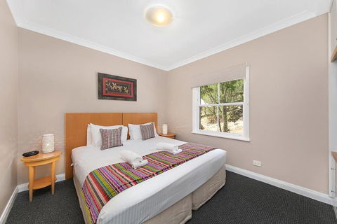 2 Bedroom Villa @ Oaks Cypress Lakes Resort - Accommodation Gladstone 2