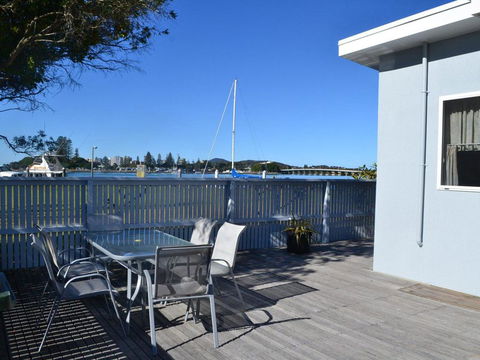 2 Rockpool Road - Accommodation Gladstone 3