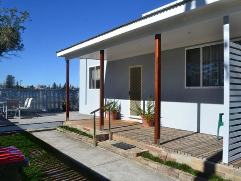 2 Rockpool Road - Accommodation Gladstone 1