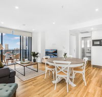 2-Bed Beach Apartment with Pool Parking and Balcony - Accommodation Gladstone