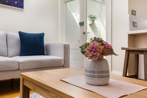 2-Bed House With Patio Near Bars And Restaurants - Accommodation Gladstone 2