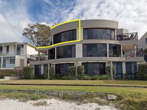 2/137 Soldiers Point Road - Luxury Unit On The Waterfront With Aircon And Free Unlimited Wi Fi - Accommodation Gladstone 1