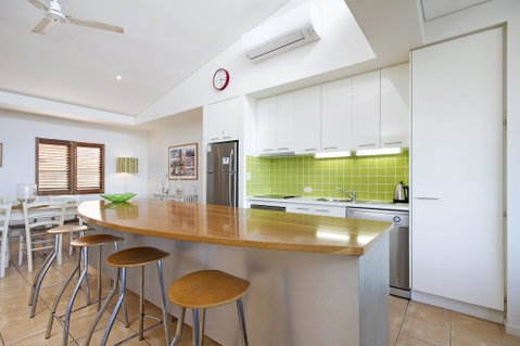 2/22 Stevens - Accommodation Gladstone 0