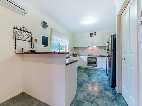 2/3 Wyndham Ave,Cowes - Accommodation Gladstone 2