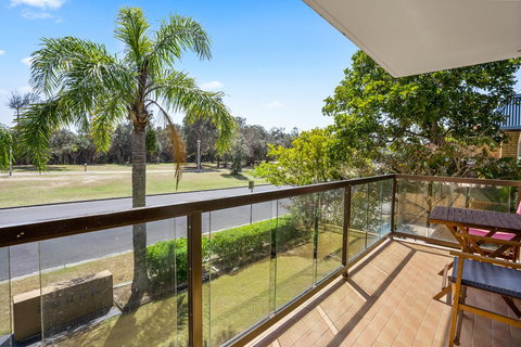 2/56 Lawson Street@Clarkes Beach - Accommodation Gladstone 1
