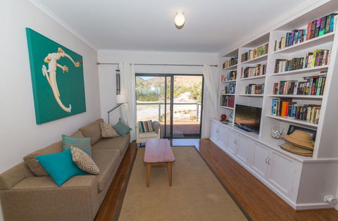 20 Lady Bay Road - Accommodation Gladstone 0