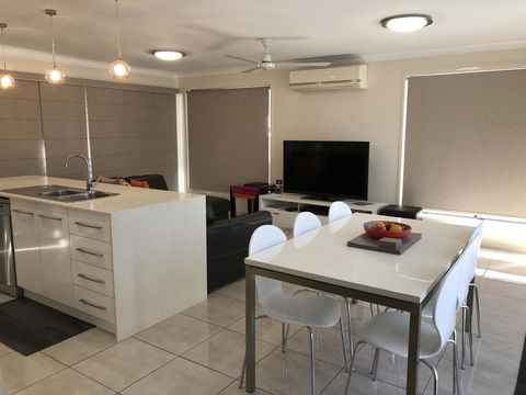 21 On Hursley Motel Apartments - Accommodation Gladstone 1