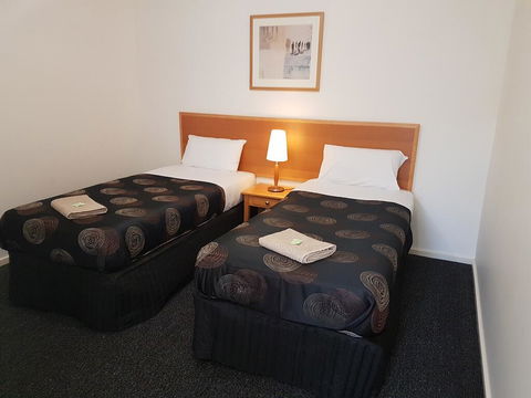 22 Gillies Street Apartments - Accommodation Gladstone 2