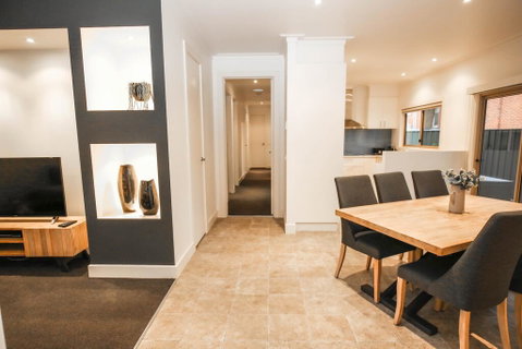 22 Riverside - Accommodation Gladstone 2