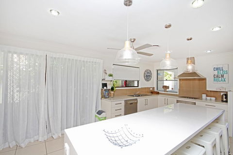 22 Sorrento Avenue, Coolum Beach - Linen Supplied PET FRIENDLY - 500 BOND - Accommodation Gladstone 3
