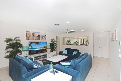 22 Sorrento Avenue, Coolum Beach - Linen Supplied PET FRIENDLY - 500 BOND - Accommodation Gladstone 1