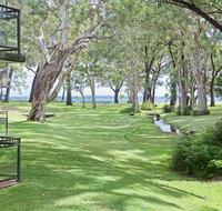 23 'Bay Parklands' 2 Gowrie Avenue - Little Beach air con Pool  tennis court - Accommodation Gladstone