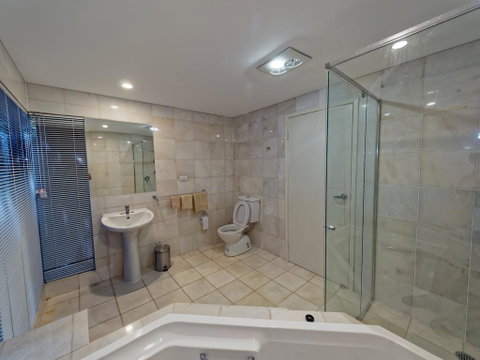 230 Scenic Drive - Accommodation Gladstone 1