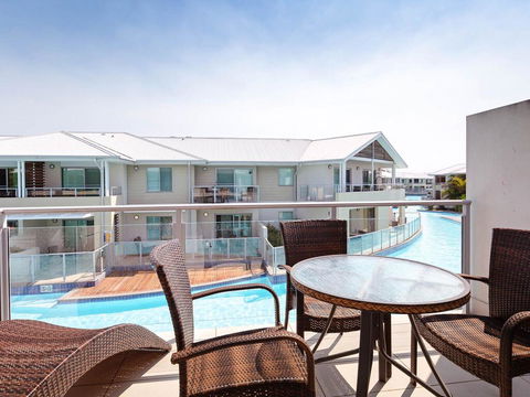 245 'Pacific Blue', 265 Sandy Point Rd - Air Conditioned Unit With Resort Facilities And Linen Supplied - Accommodation Gladstone 0